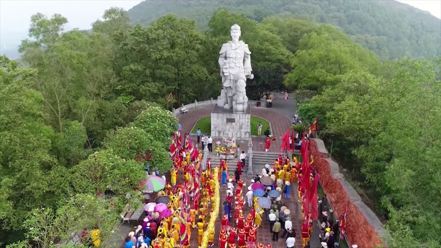 Kinh Môn dâng hương tưởng niệm 722 năm ngày mất Anh hùng dân tộc Hưng Đạo Đại vương Trần Quốc Tuấn
